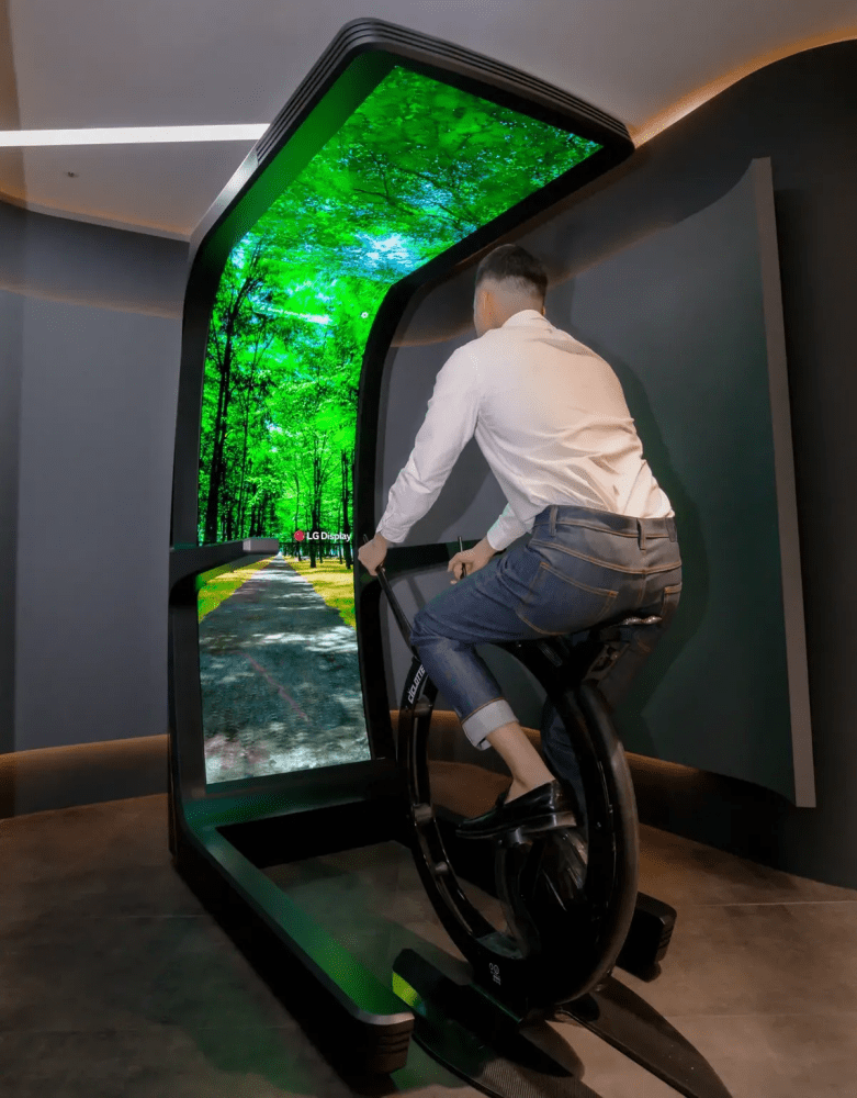 CES 2022：LG 将展示应用 OLED 屏幕的概念游戏座椅、脚踏车训练台