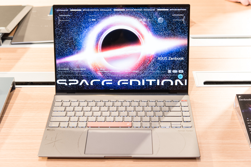 可以上太空的 ASUS Zenbook 14X OLED Space Edition 笔电抢先看