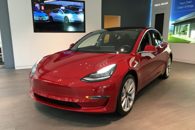 另类挖矿手法？国外车主改装Tesla Model 3来挖矿：每月能赚800美元