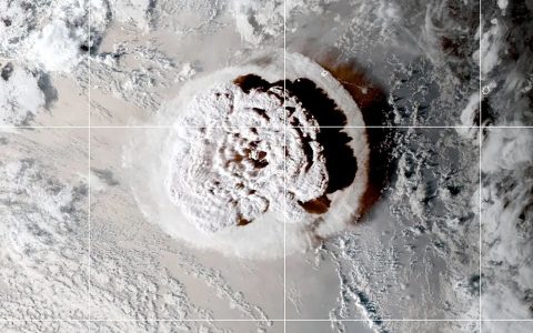 汤加海底火山爆发，导致海底通讯电缆中断：网络恐需两周才能完成修复