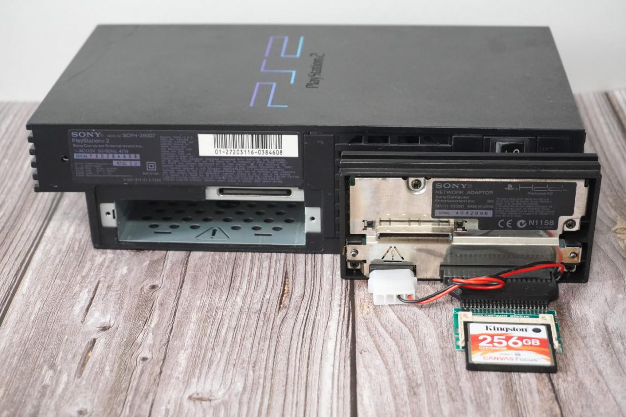 将这些器材安装至PlayStation 2主机后方的扩充槽后，就能利用虚拟光盘让光驱故障的主机复活