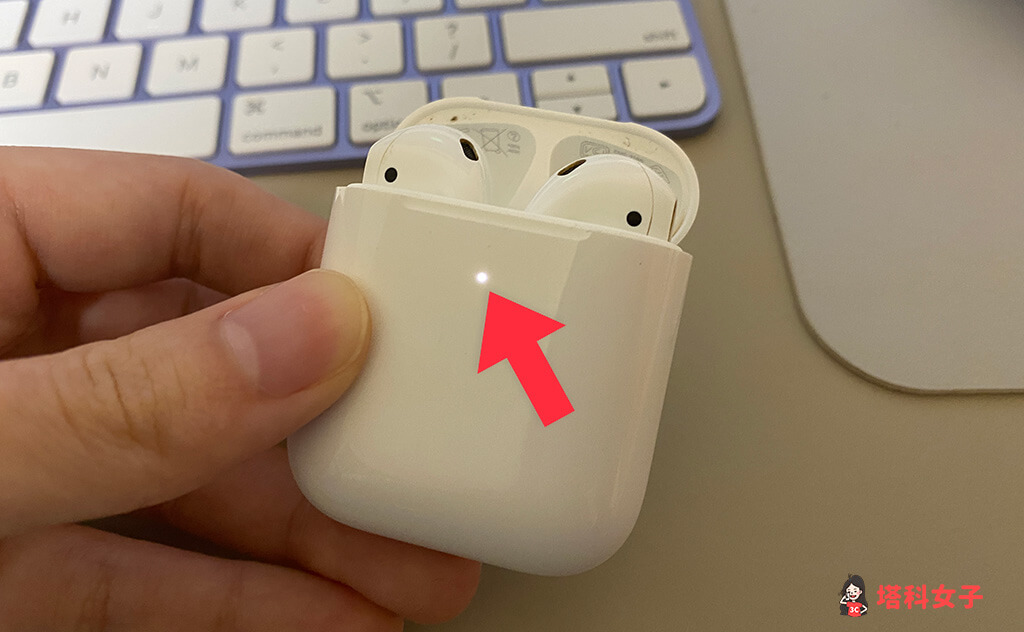 Android AirPods 配对：直到指示灯闪白灯