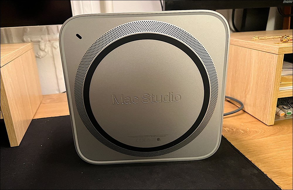 Mac Studio 法国消费者因零售商通路失误而提前收到产品，因而造成实机外观提前被泄露