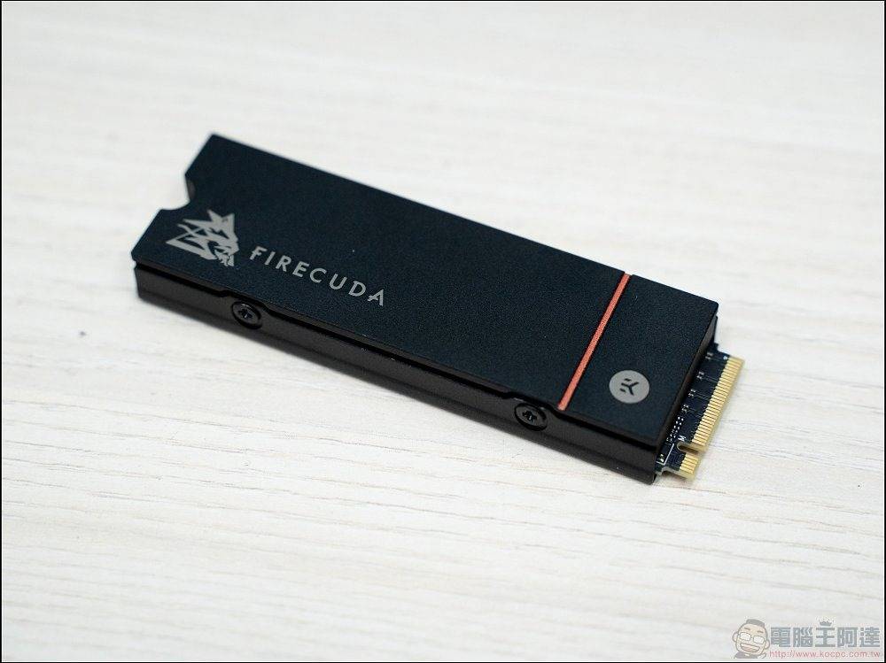 Seagate FireCuda 530 SSD 开箱实测 - 05