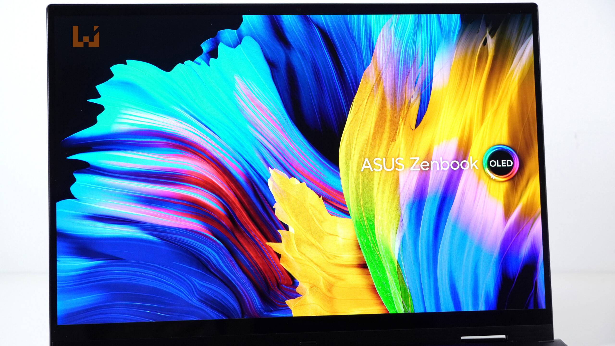 更鲜艳的色彩为用户带来更生动的视觉体验！Asus ZenBook 14 FLIP OLED评测！