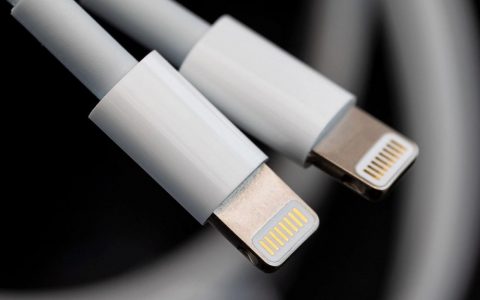 欧盟决议以USB-C作为中小型便携电子设备统一充电接口，未来IPhone必须弃用Lightning接口
