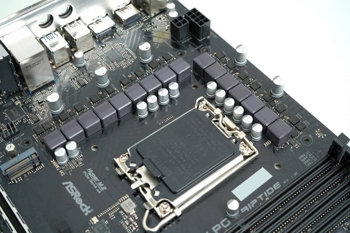 平价小钢炮 ASRock B660M PG Riptide 简单开箱