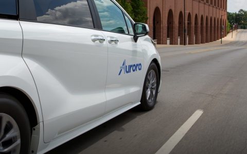 自动驾驶车辆新创Aurora Innovation正考虑对外出售，对象可能包含微软及苹果