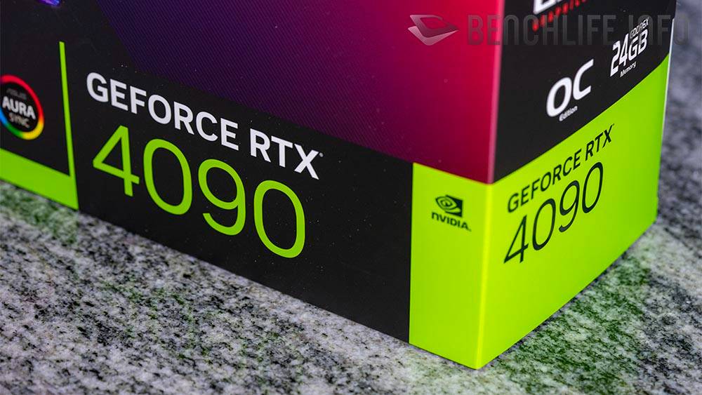 实际感受与照片有很大不同，ROG Strix GeForce RTX 4090 显卡开箱