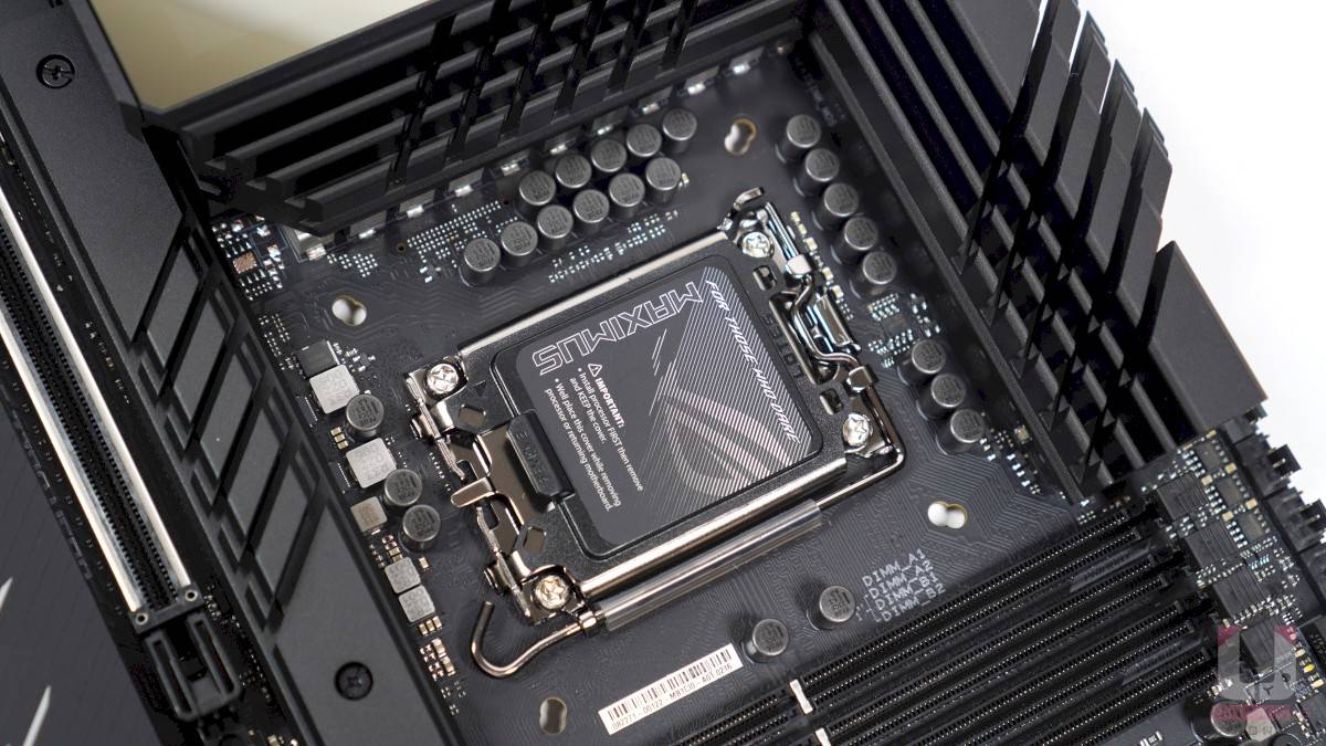 ROG MAXIMUS Z790 HERO 主板开箱评测