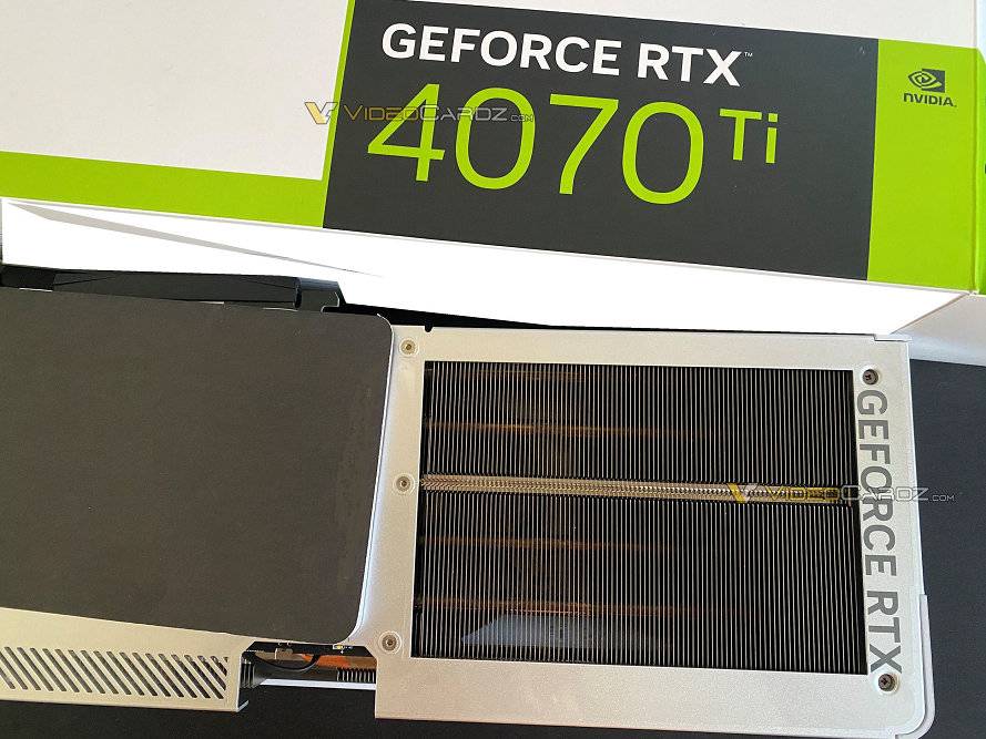 洁白设计的魅力，GIGABYTE GeForce RTX 4070 Ti Aero 实体卡曝光