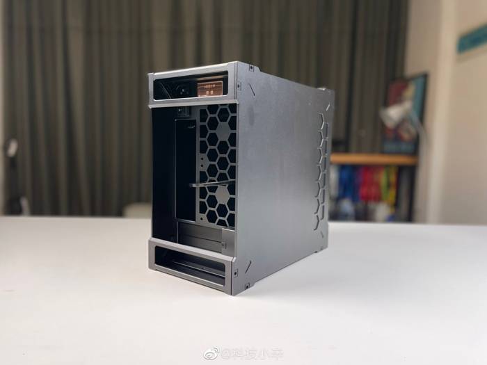 小米可能即将进入迷你电脑领域，两款新机提前现身、一款激似Mac Mini