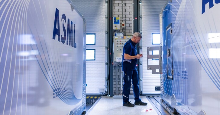 ASML：所有EUV客户均订购了下一代high-NA EUV曝光机，单价翻倍到122.5亿