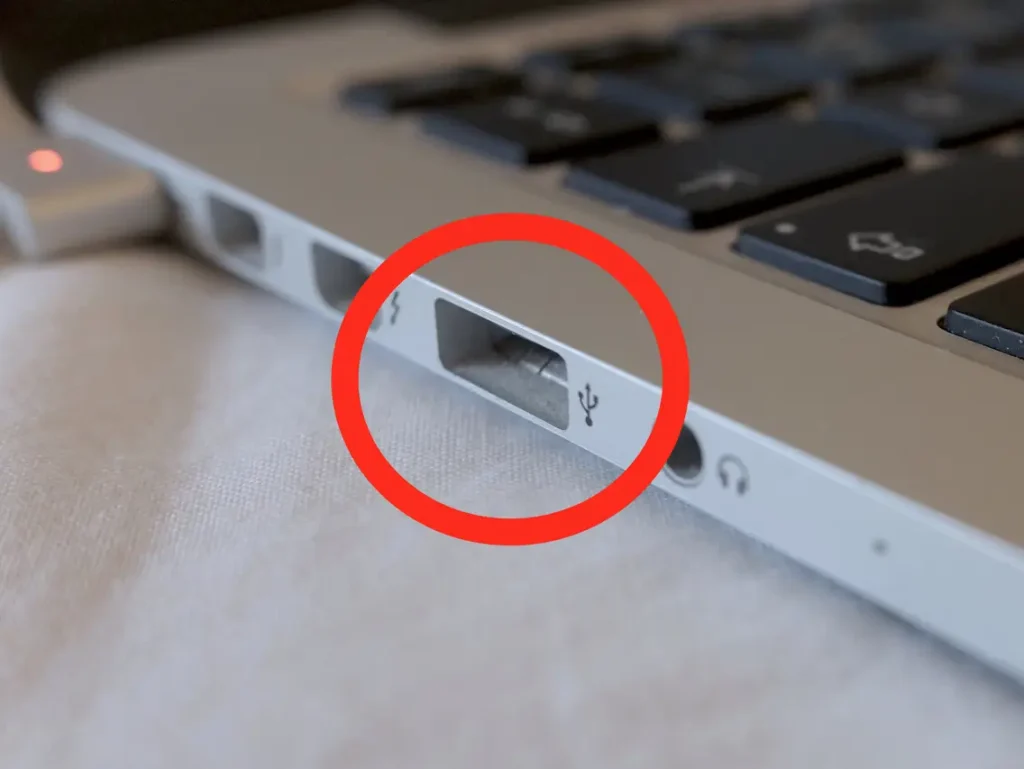 曝Apple计划砍掉MacBook上的USB端口，仅提供蓝牙无线连接！