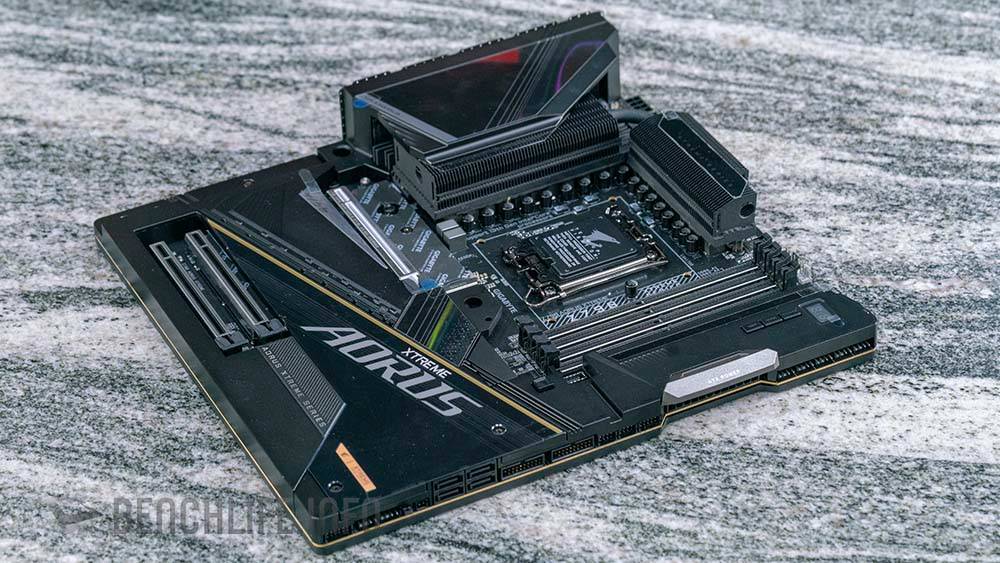 搭配 Intel Core i9-13900K，GIGABYTE Z790 AORUS XTREME 主板实测