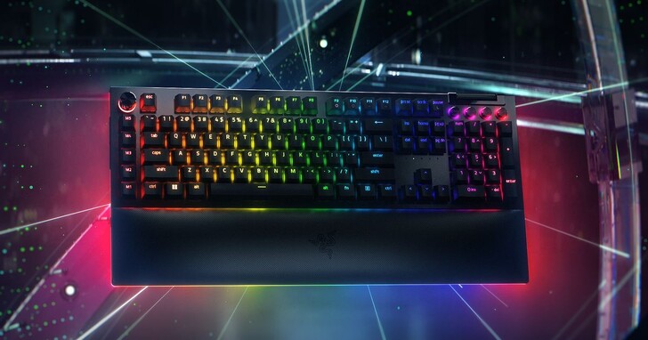 Razer推出BlackWidow V4 Pro电竞键盘， 搭载命令旋钮、专属宏键