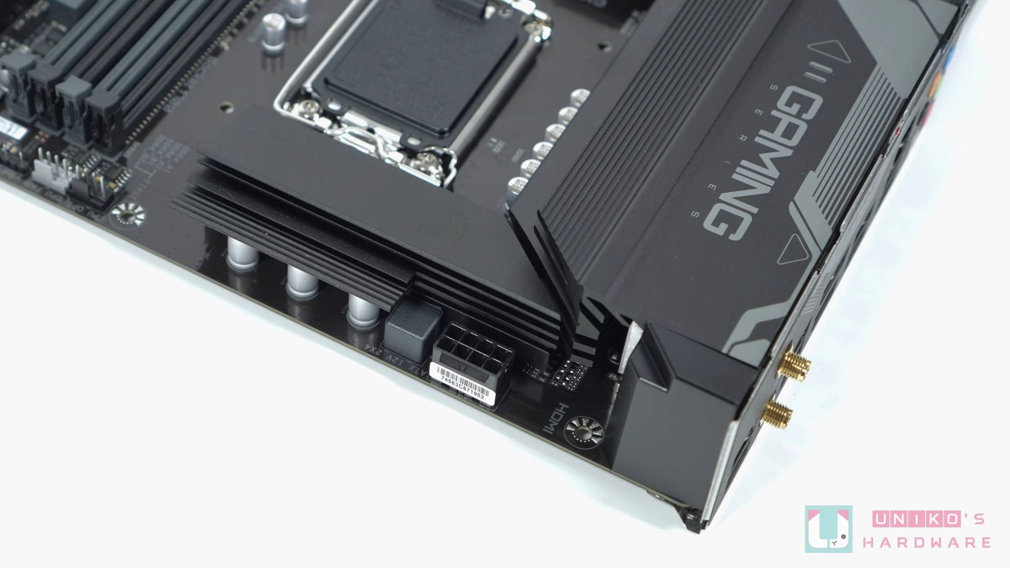 GIGABYTE B760 GAMING X AX DDR4 开箱评测