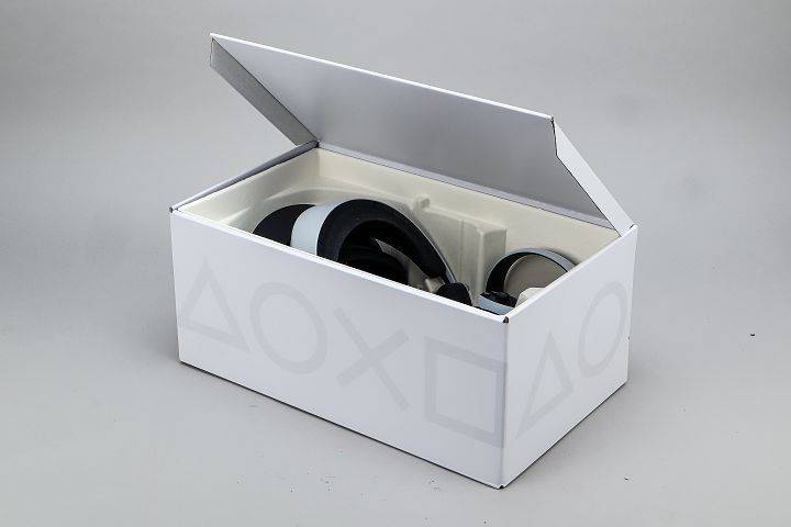 PS VR2 内装的盒子不要直接丢弃，可以作为平时的收纳箱使用。