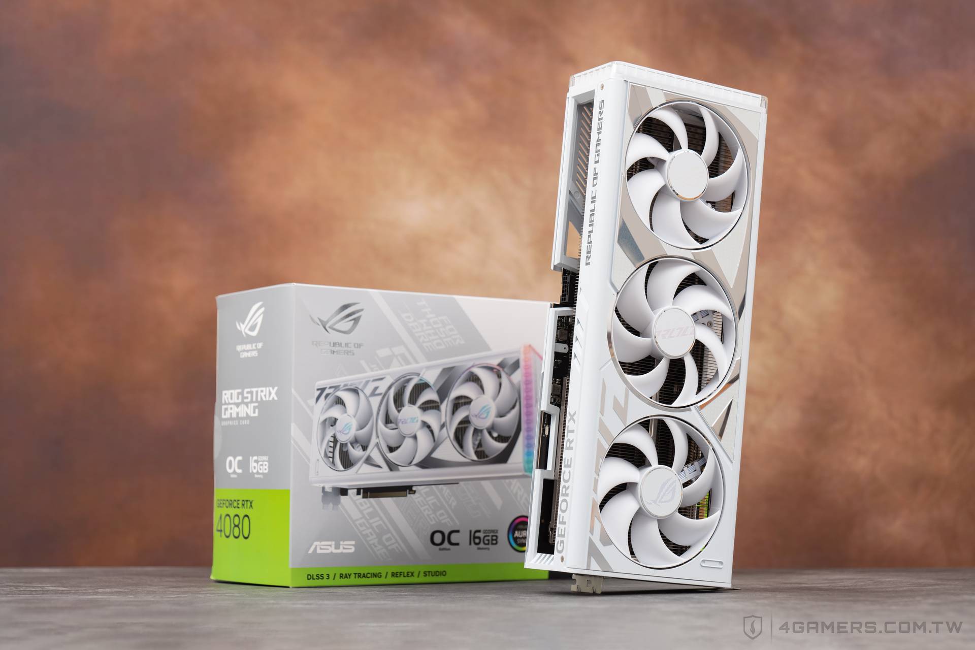 ASUS ROG Strix GeForce RTX 4080 White 潮竞白