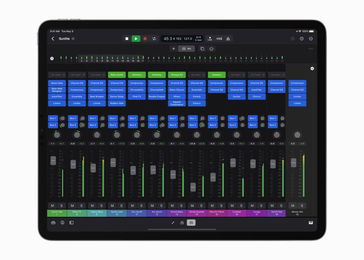 iPad iPadOS Final Cut Pro Logic Pro