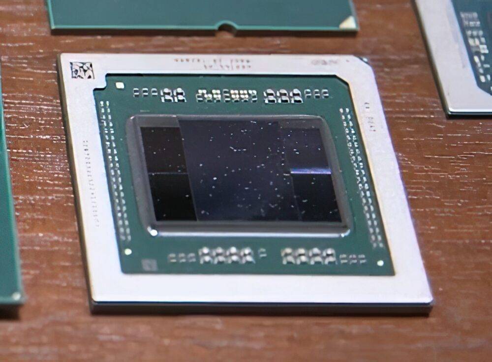 AMD Navi 32 GPU可能为1x GCD+4x MCD配置