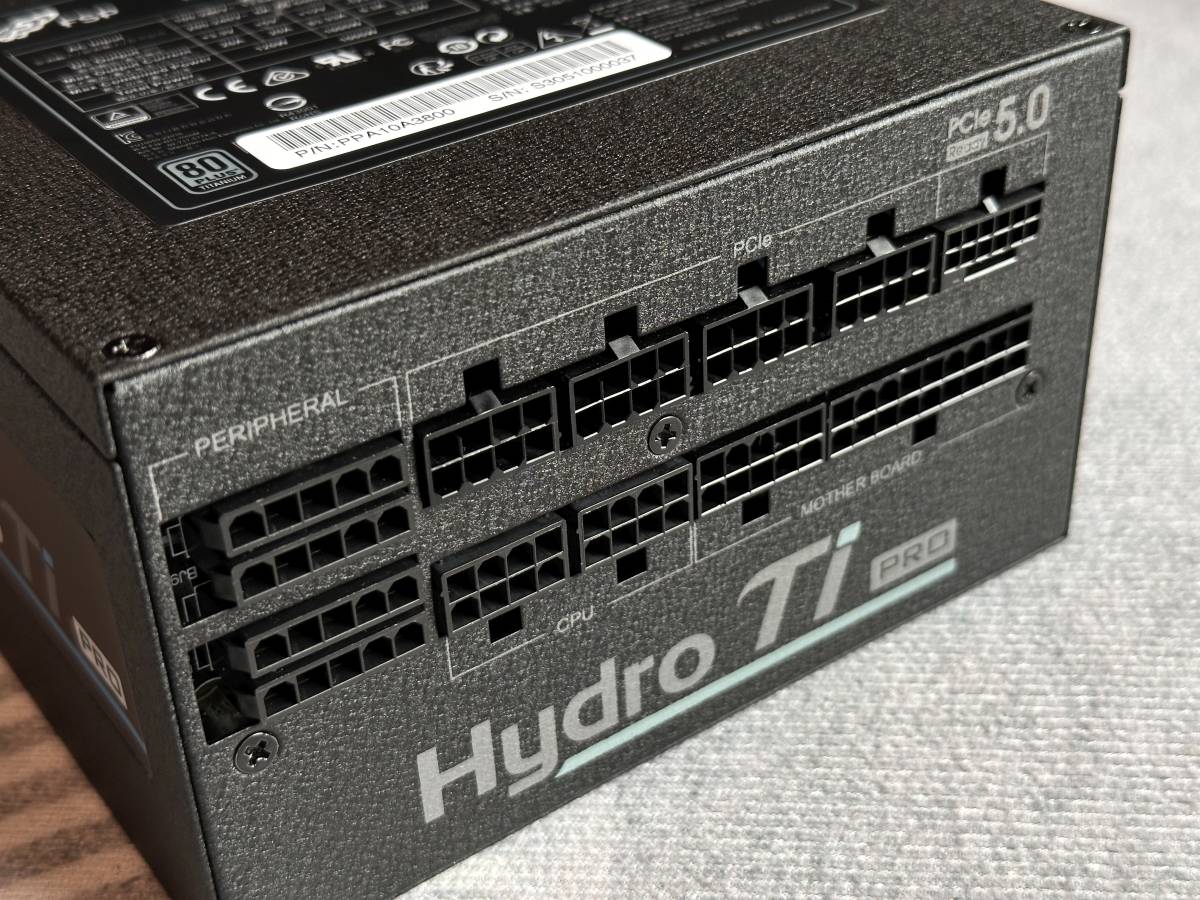 全汉 FSP Hydro Ti Pro ATX3.0 1000W 电源供应器
