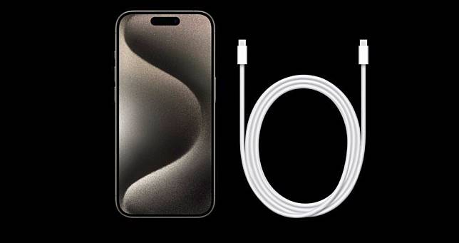 iPhone 15/15 Pro USB-C 辅助 27W 充电反定向导出最大 4.5W