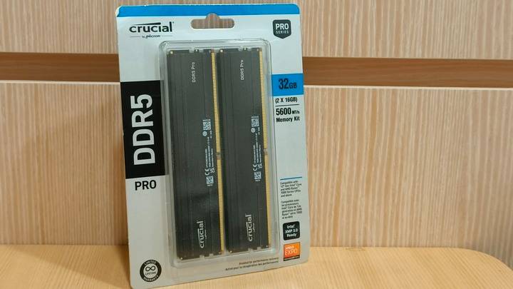 散热片加持，超频性更好，Micron Crucial PRO DDR5 内存开箱试用