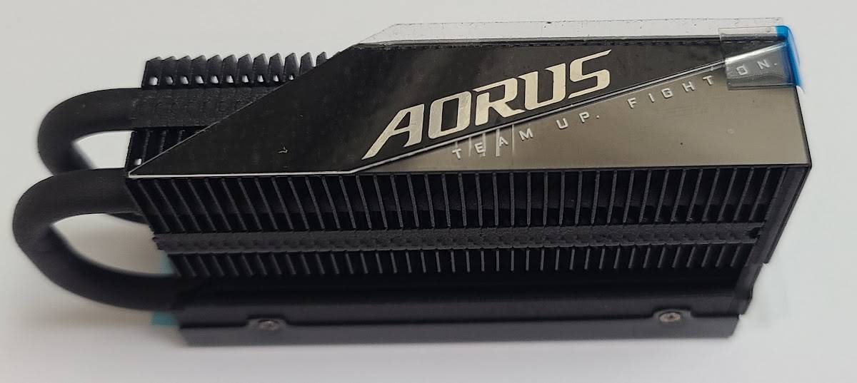 GIGABYTE AORUS Gen5 12000 PCIe 5.0x4 2TB SSD 效能简测