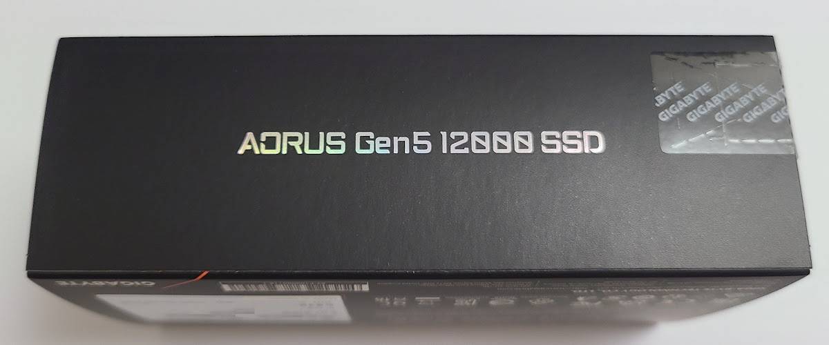 GIGABYTE AORUS Gen5 12000 PCIe 5.0x4 2TB SSD 效能简测