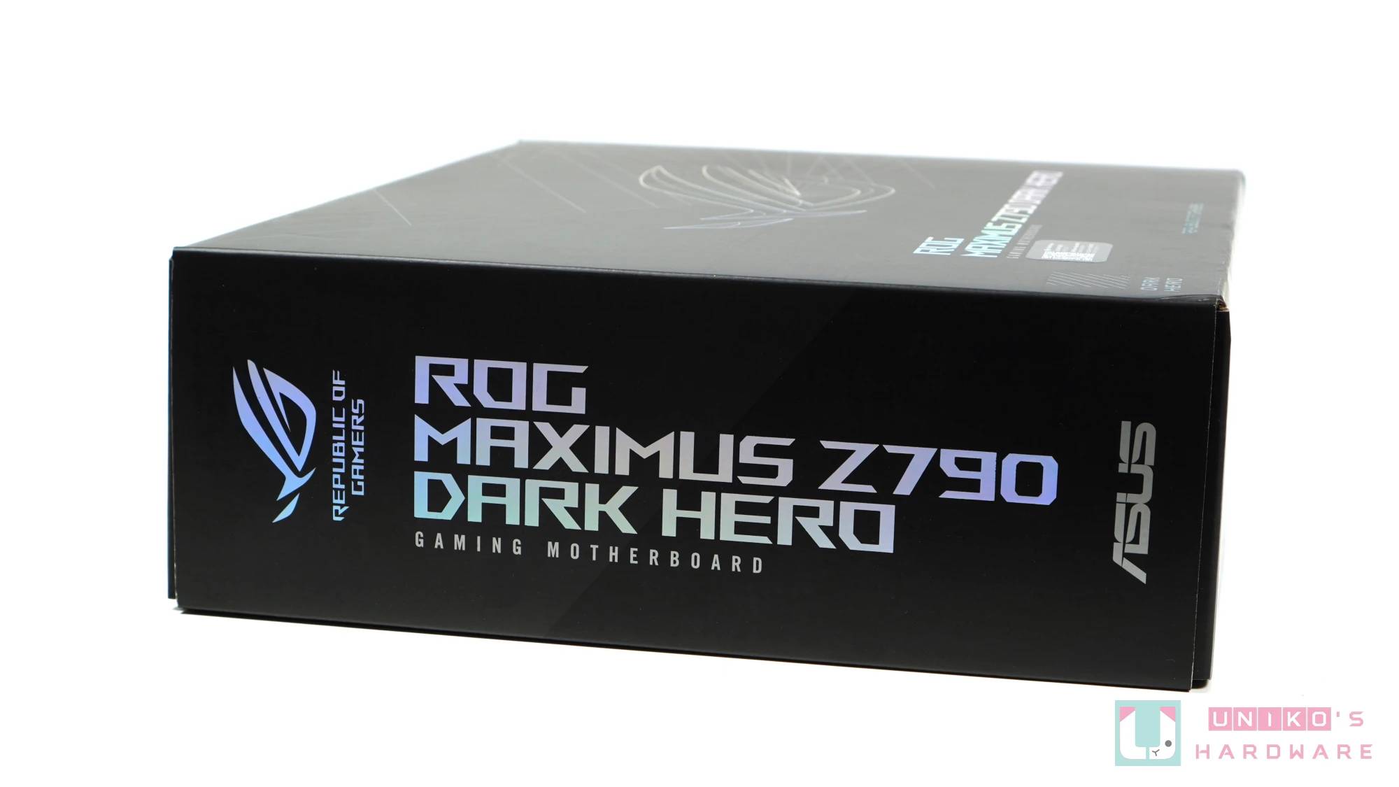 ROG MAXIMUS Z790 DARK HERO 主板开箱评测