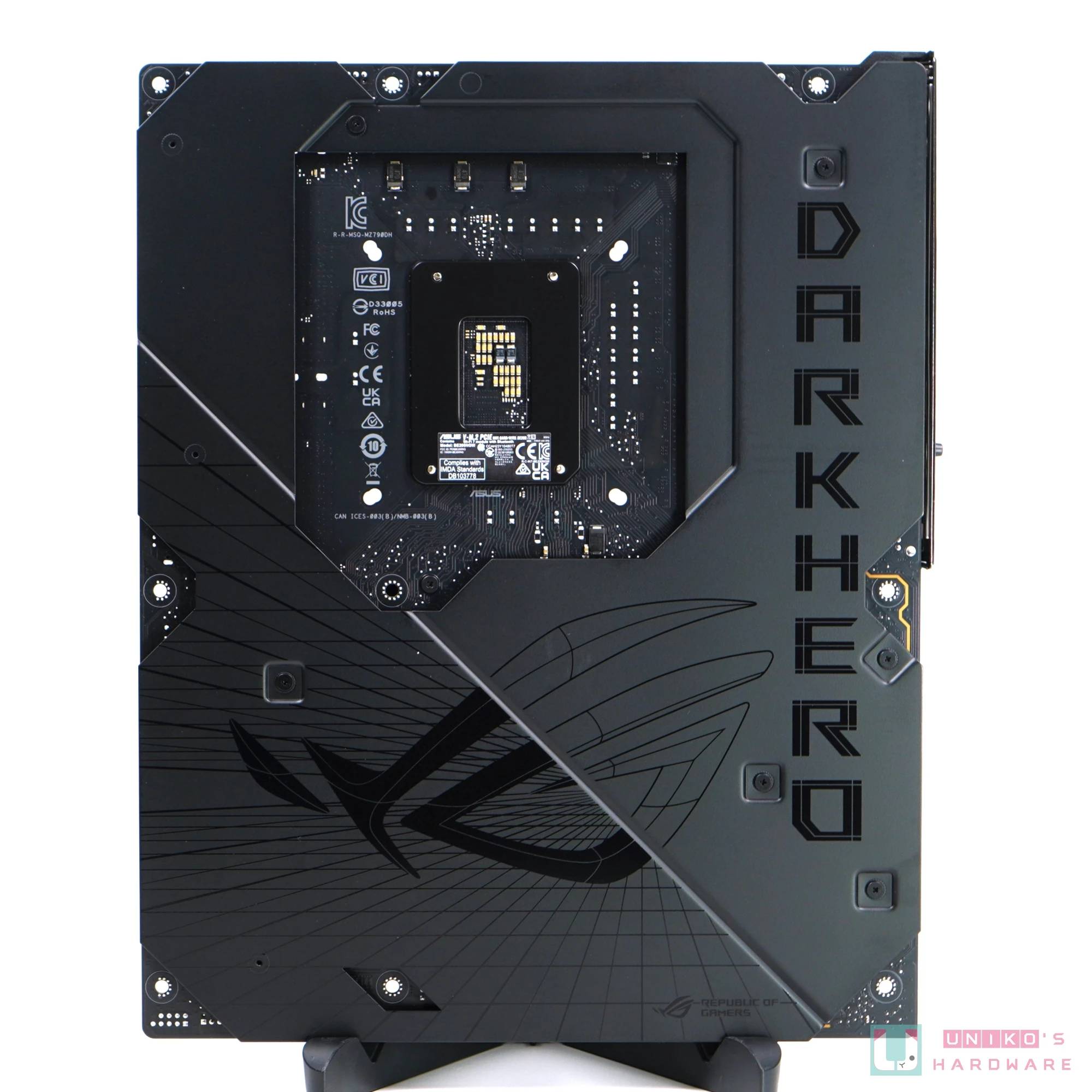 ROG MAXIMUS Z790 DARK HERO 主板开箱评测