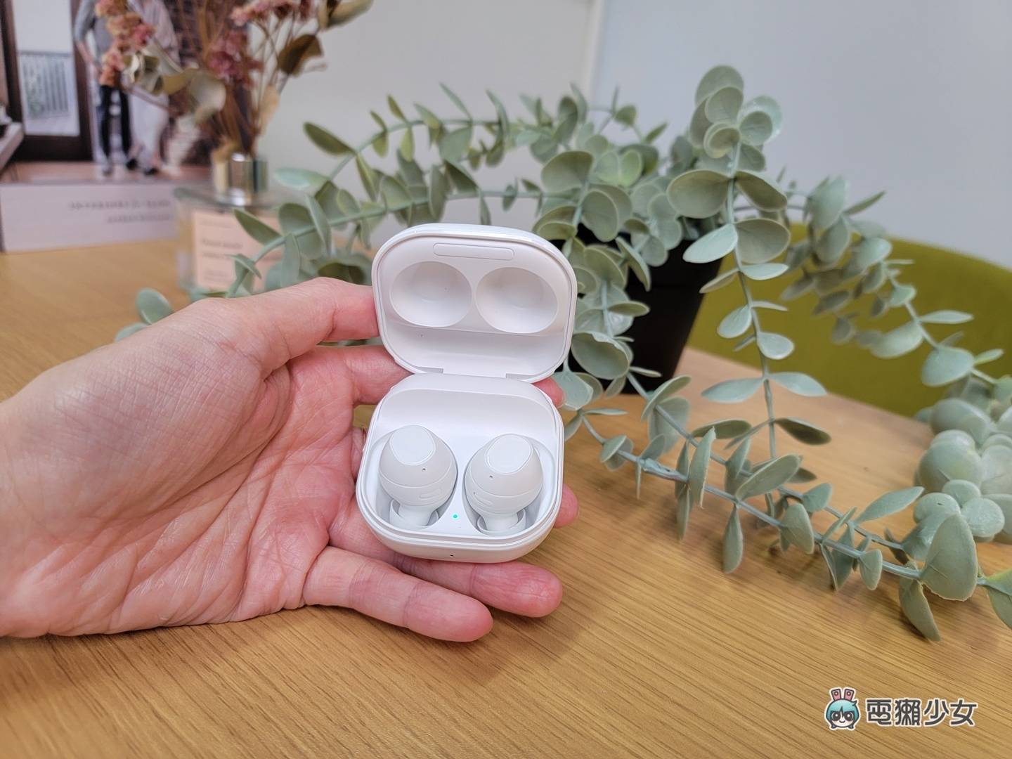 开箱|三千有找的主动降噪 Galaxy Buds FE，这副真无线耳机戴起来超舒服、好好看