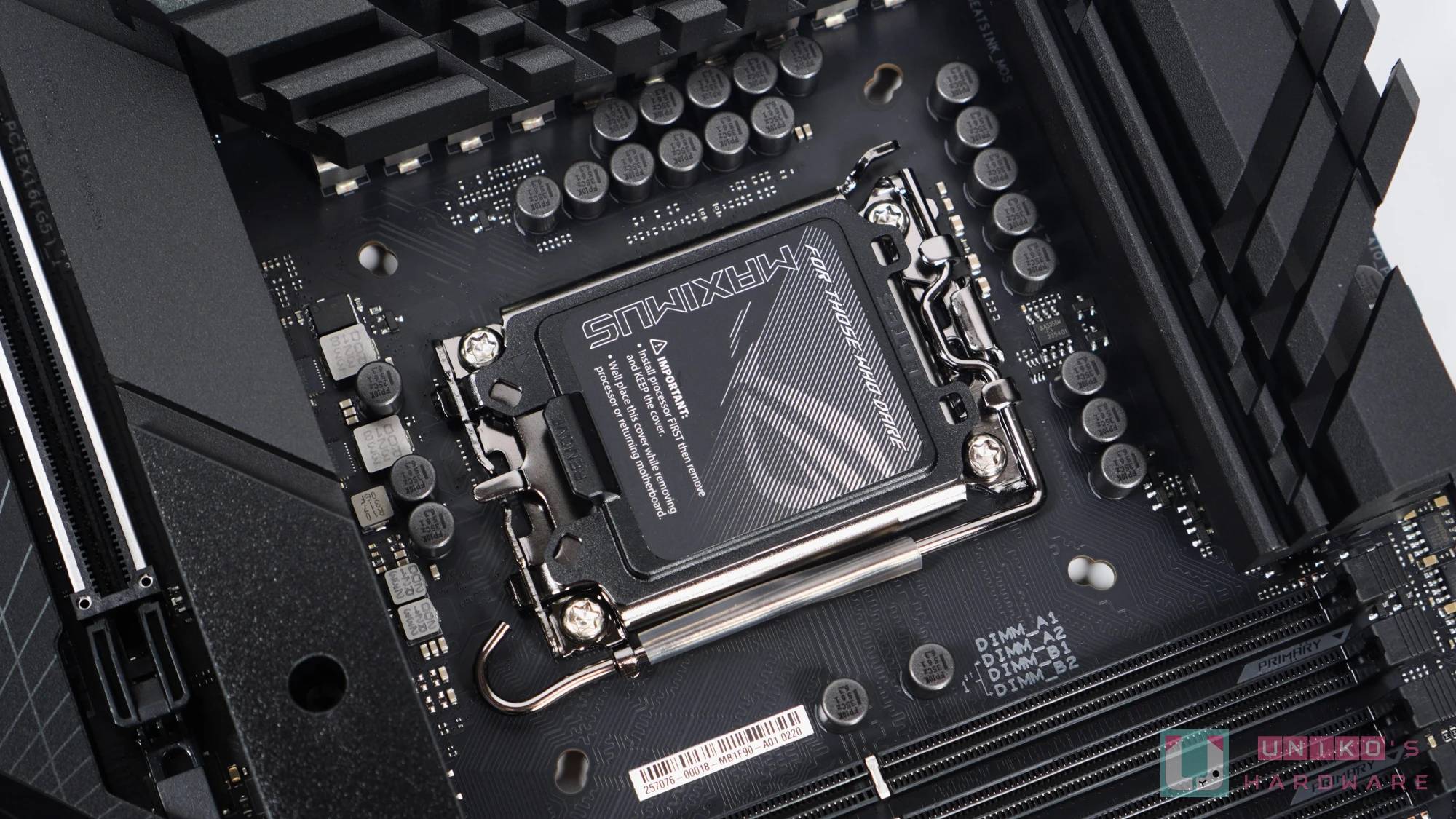 ROG MAXIMUS Z790 DARK HERO 主板开箱评测