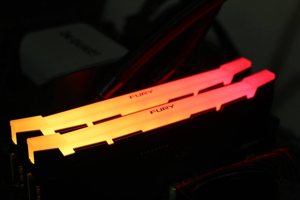 金士顿Kingston FURY Renegade RGB DDR4-4600超频内存-全新造型设计，频率再推进