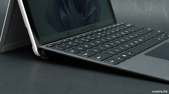 Microsoft Surface Go 4 外形 手感 使用模式 屏幕 键盘 效能开箱评测