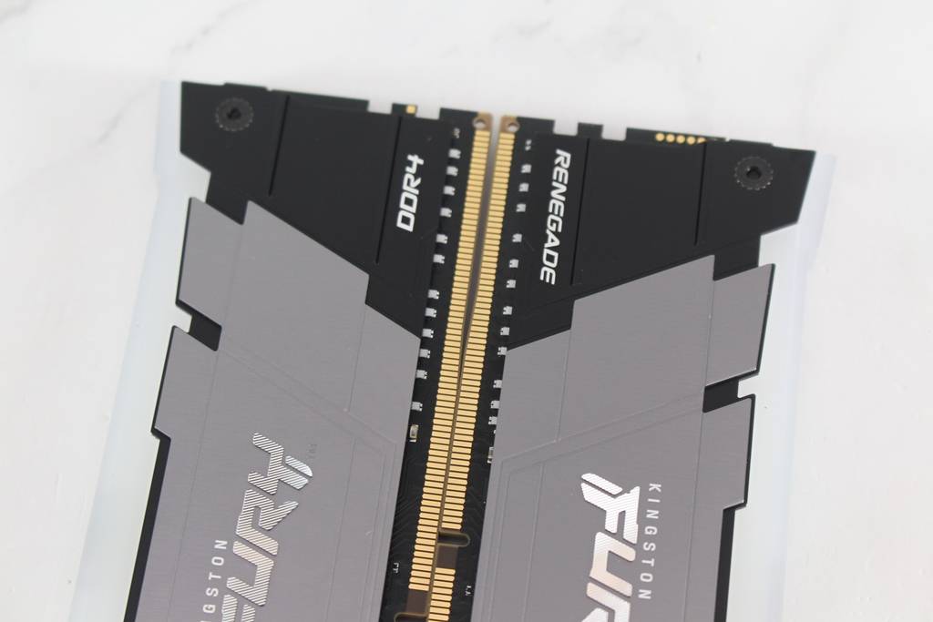 金士顿Kingston FURY Renegade RGB DDR4-4600超频内存-全新造型设计，频率再推进