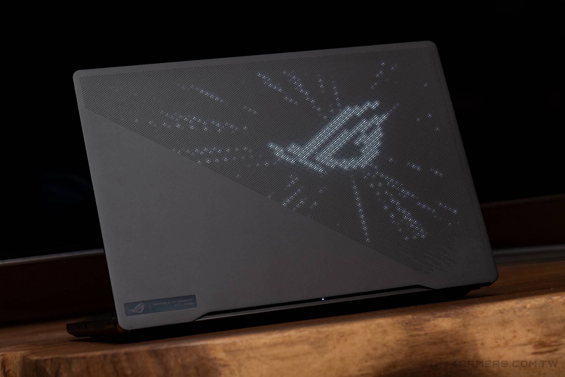 ASUS ROG Zephyrus M16 2023 GU604VZ