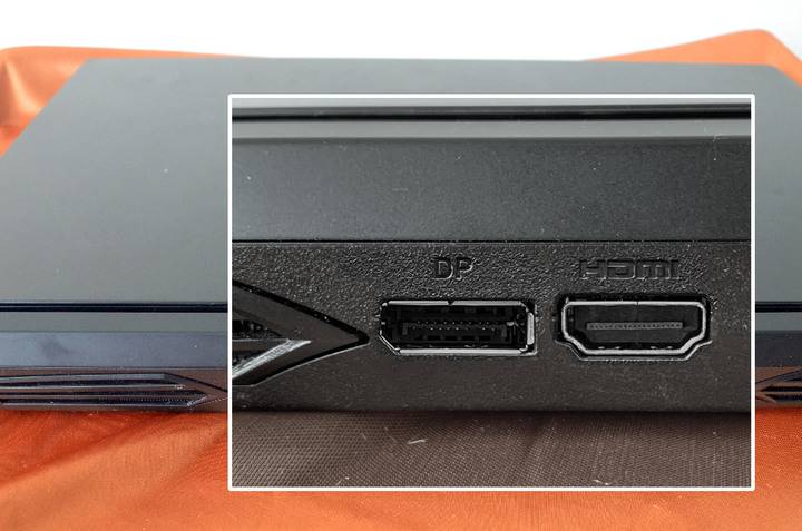 电竞显示器 是使用 DisplayPort 线材比较好？ 还是使用 HDMI 线材？