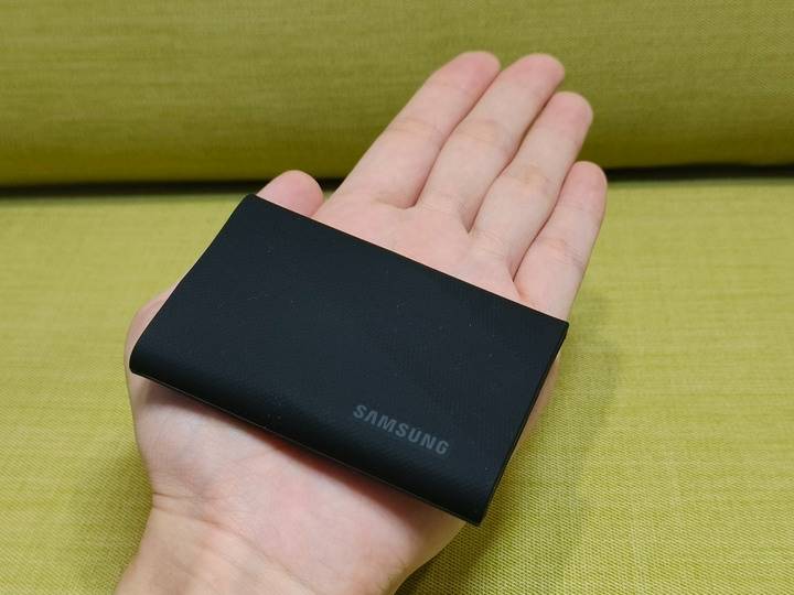 高速传输兼具稳定散热，Samsung T9 USB 3.2 Gen 2x2 开箱试用