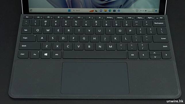 Microsoft Surface Go 4 外形 手感 使用模式 屏幕 键盘 效能开箱评测