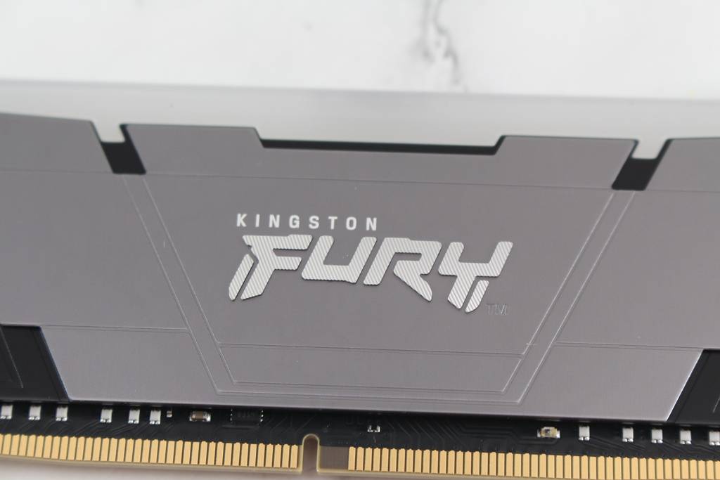 金士顿Kingston FURY Renegade RGB DDR4-4600超频内存-全新造型设计，频率再推进