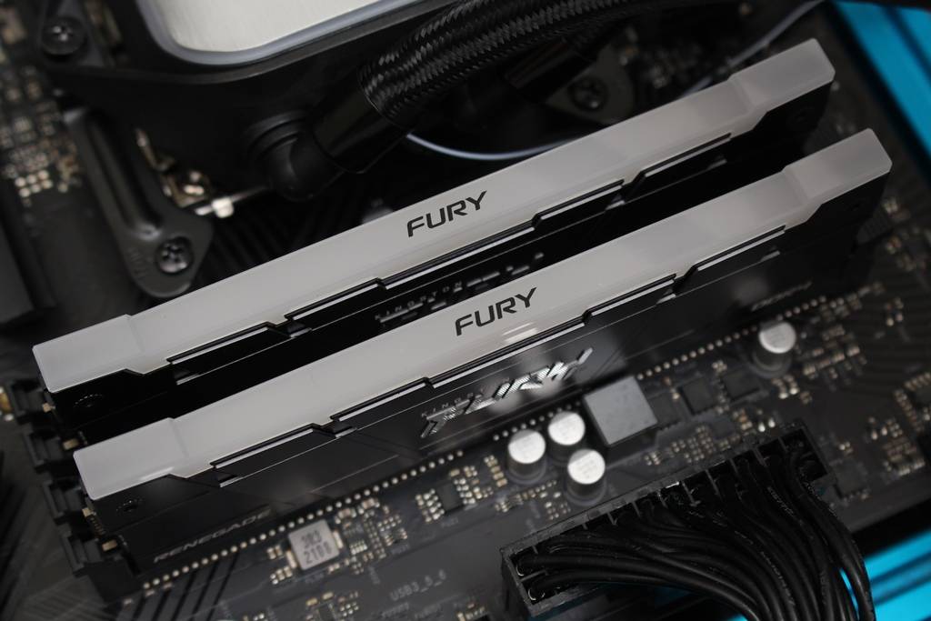 金士顿Kingston FURY Renegade RGB DDR4-4600超频内存-全新造型设计，频率再推进