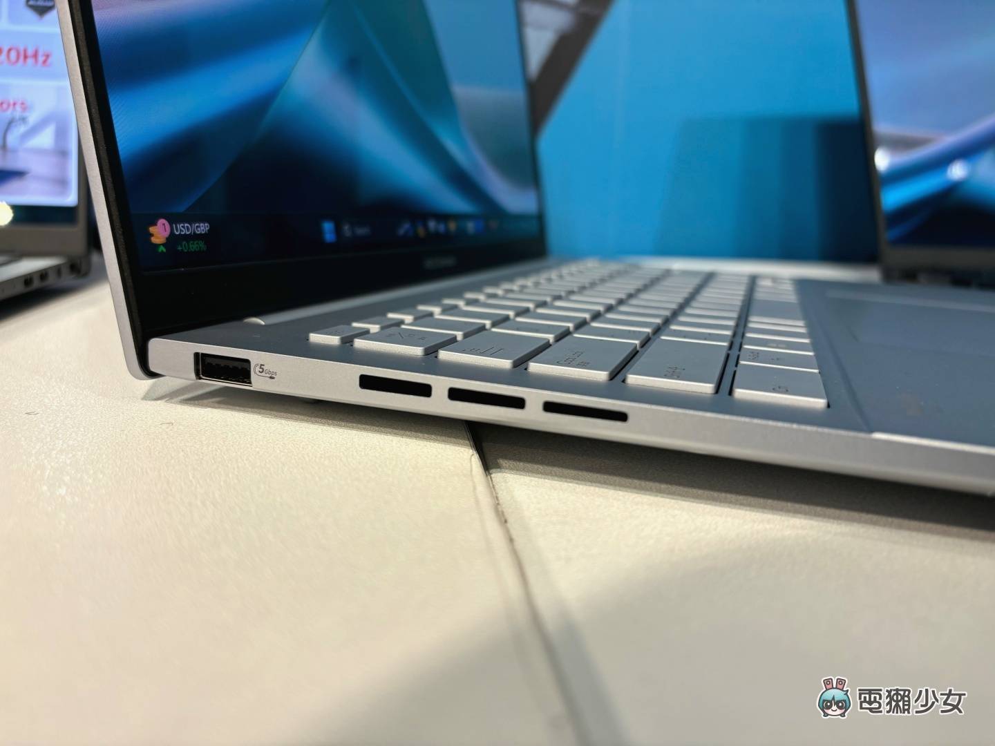 出门|ASUS Zenbook 14 OLED 亮相！ 搭载Intel Core Ultra处理器的AI笔记本轻薄机身蕴藏强大性能