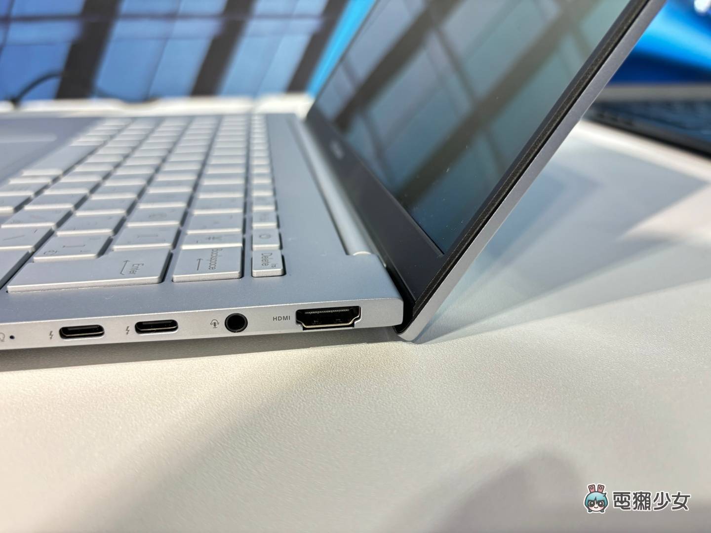 出门|ASUS Zenbook 14 OLED 亮相！ 搭载Intel Core Ultra处理器的AI笔记本轻薄机身蕴藏强大性能