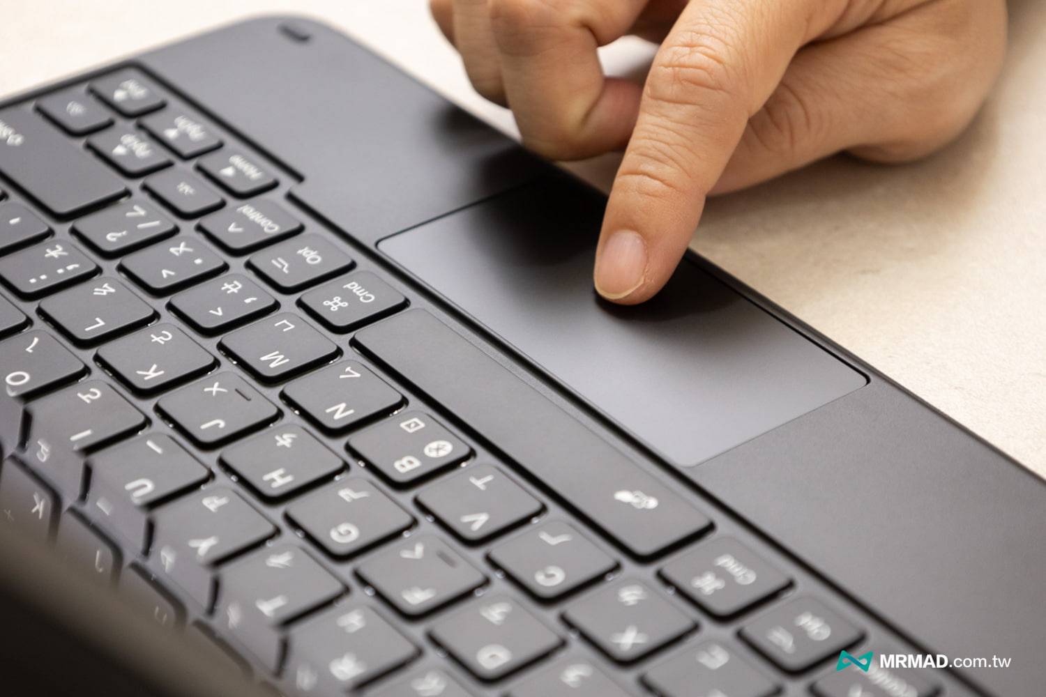 eiP 磁吸悬浮巧控键盘 Mag Keyboard16