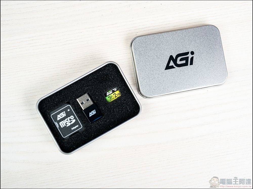 亚奇雷 AGI Supreme Pro TF 138 2TB microSD 记忆卡 （7）