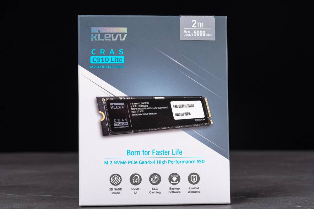 KLEVV CRAS C910 Lite 2TB SSD 开箱测试 / 无散热片， 最大 4TB 的游戏性价碟