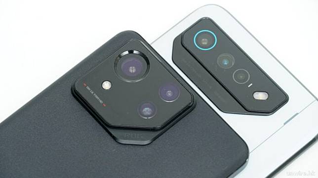 ROG Phone 8 / 8 Pro 外形 手感 设计 规格开箱评测 + 与 ROG Phone 7 比对